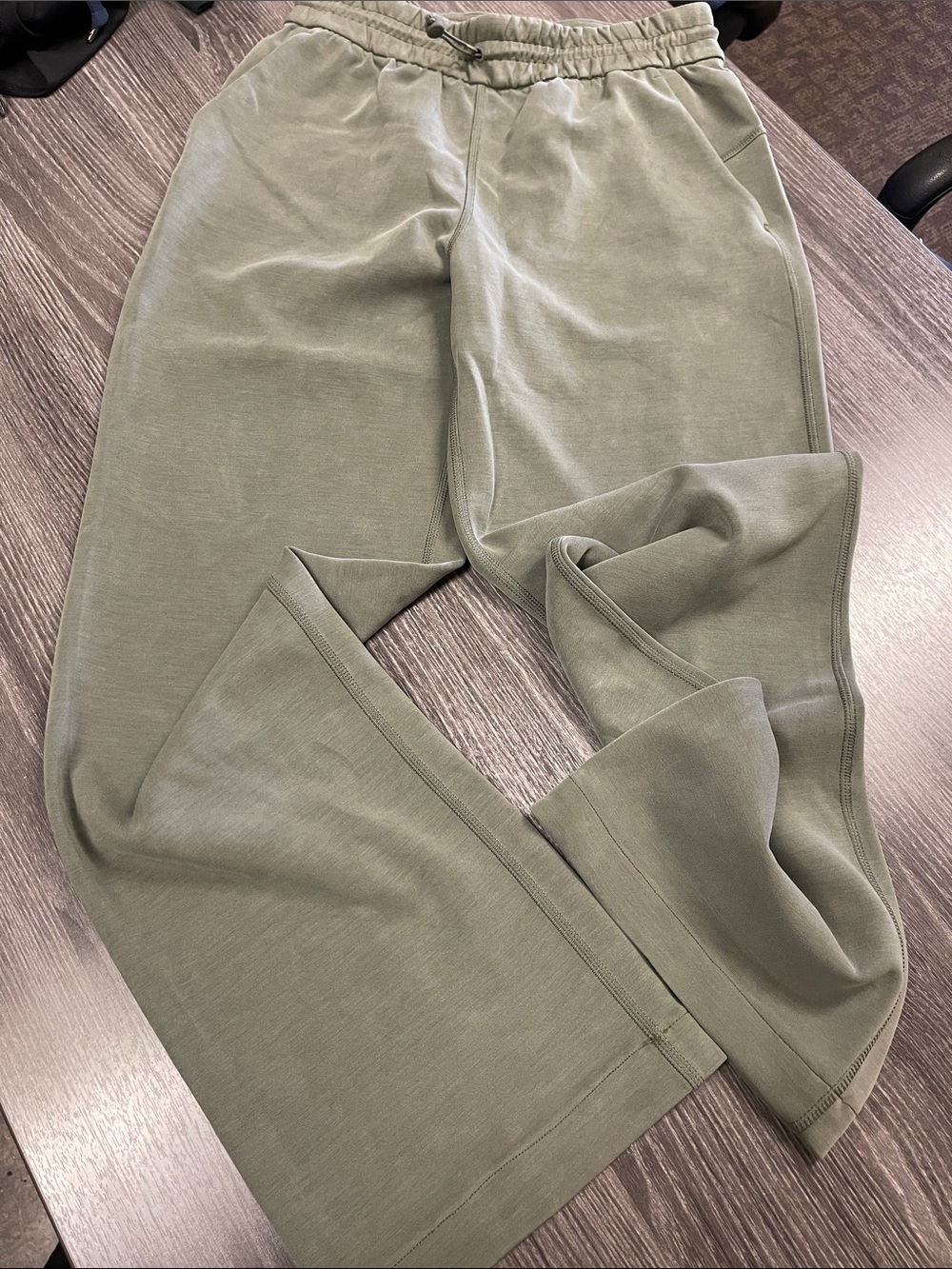 Lululemon green softstreme pants 4